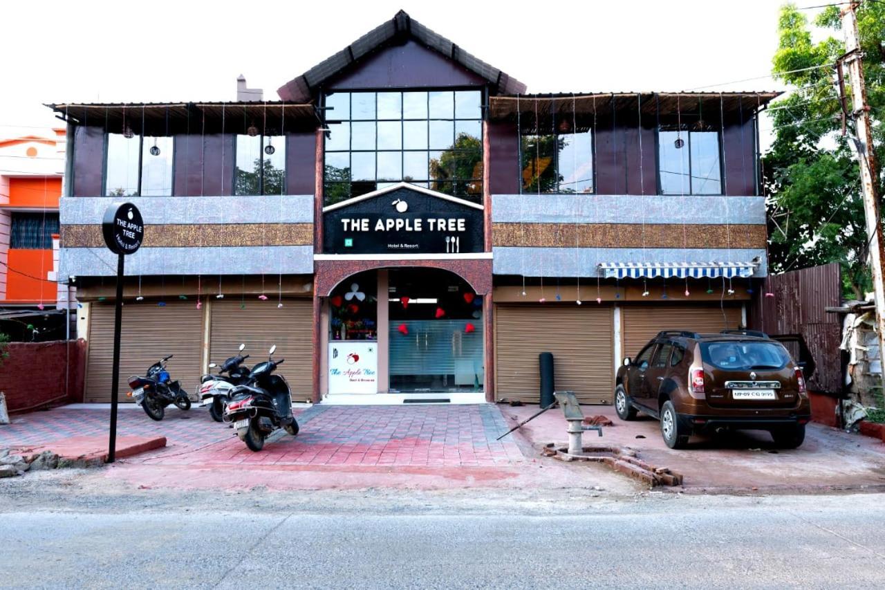 The Apple Tree Hotel Индор Екстериор снимка